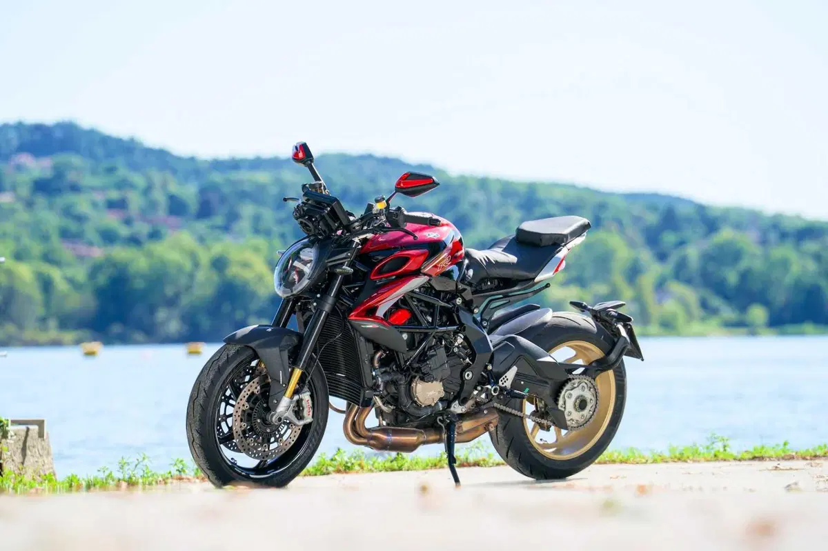 Prorotipi MVAgusta Brutale 950 (4)