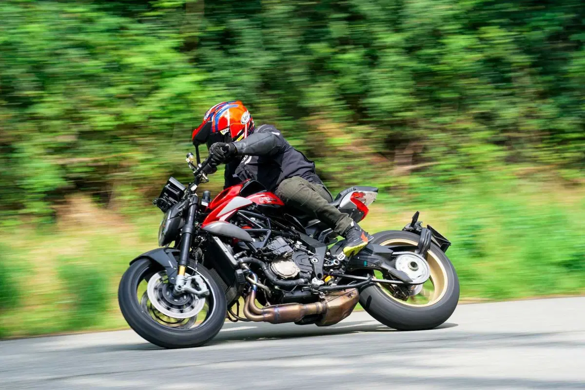 Prorotipi MVAgusta Brutale 950 (5)