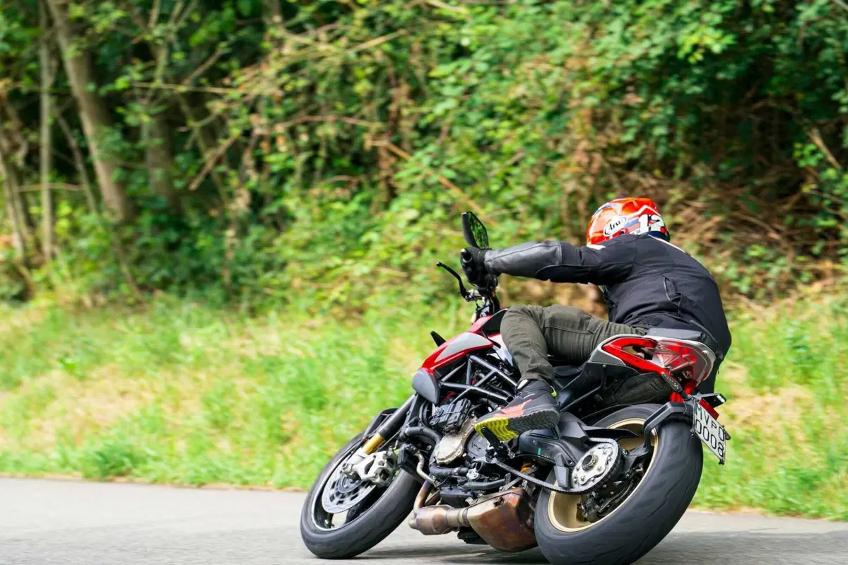 Prorotipi MVAgusta Brutale 950 (8)