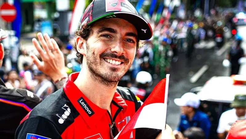 MotoGP 2025. GP dell'Indonesia. Pecco Bagnaia: "Se ho provato la moto di Morbidelli a Misano? Non confermo"