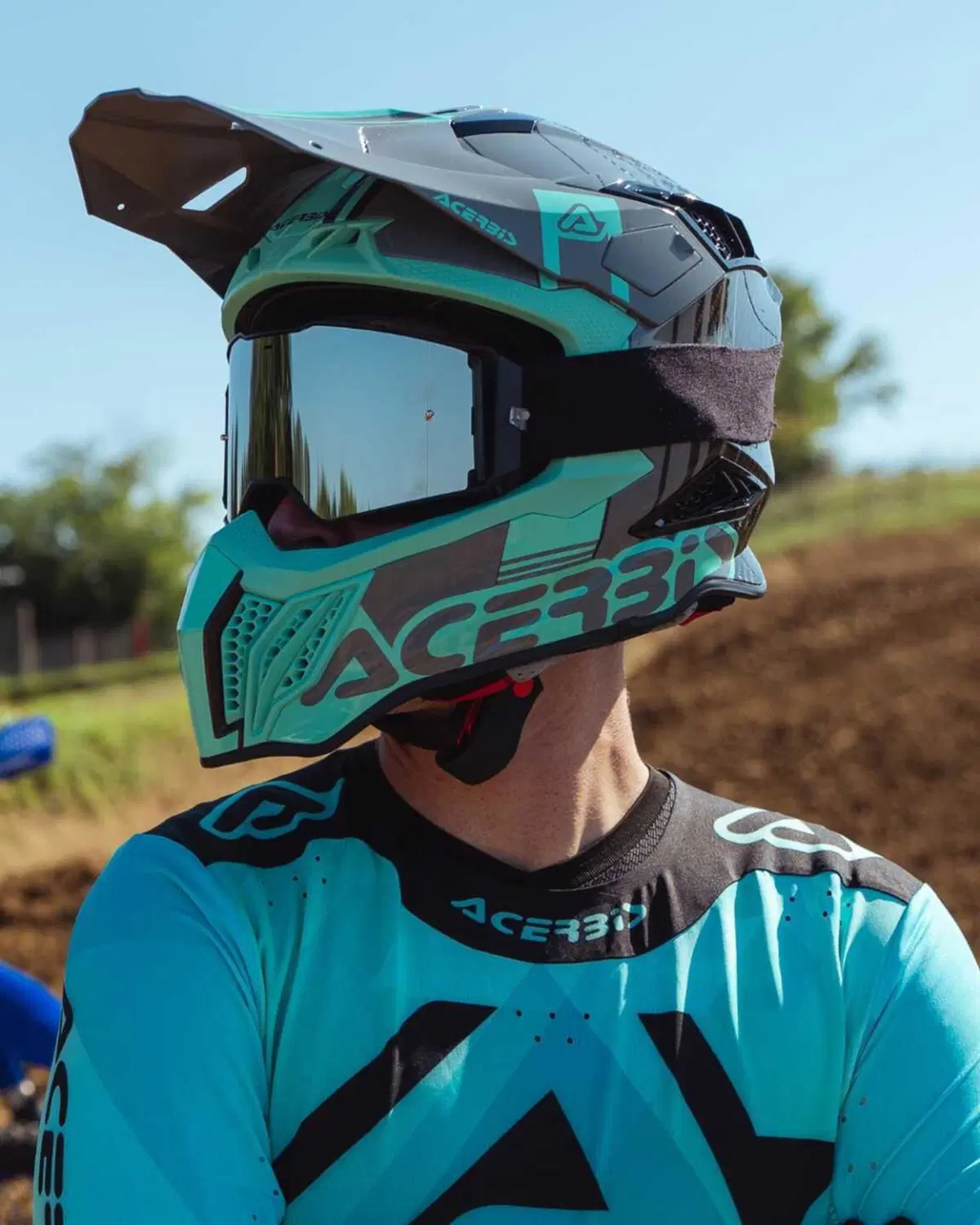 Acerbis presenta il casco offroad Airstrike-C