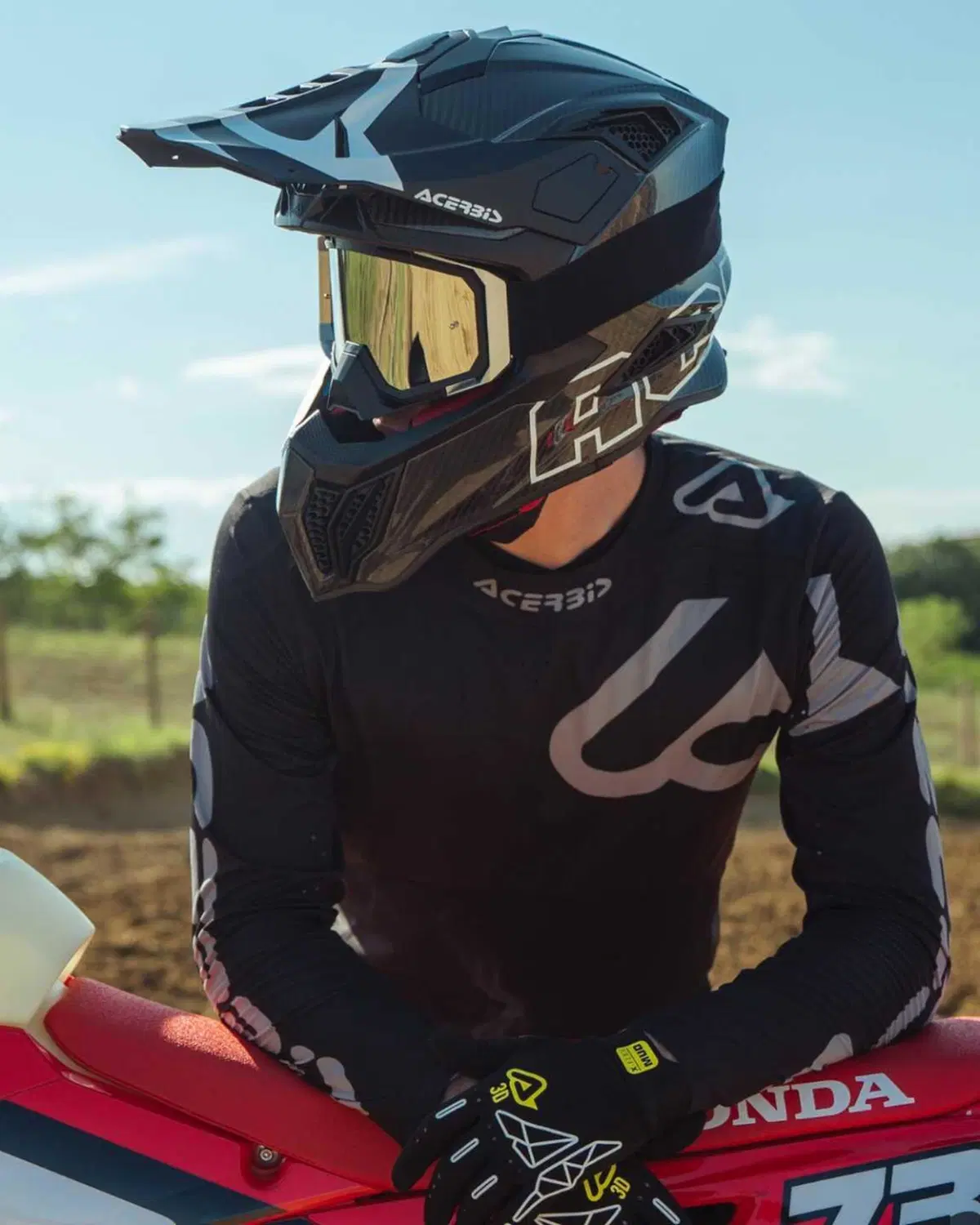 Acerbis presenta il casco offroad Airstrike-C (5)