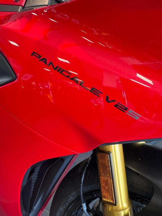 Ducati Panigale V2 S (2025) (4)