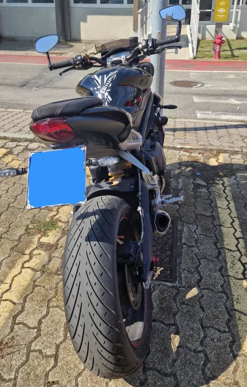 Triumph Street Triple RS (2017 - 19) (3)