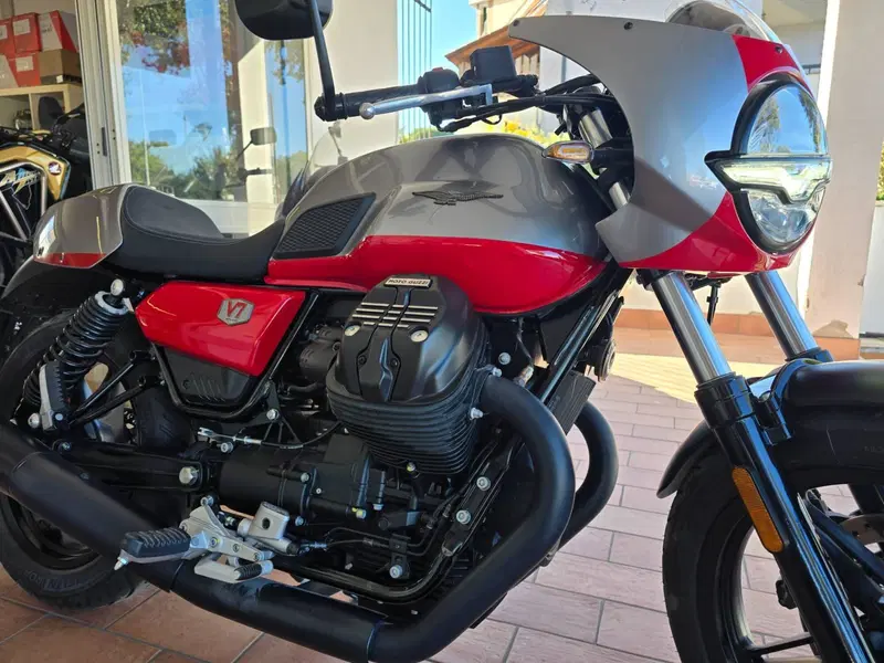 Moto Guzzi V7 Stone Corsa (2023 - 25) (6)