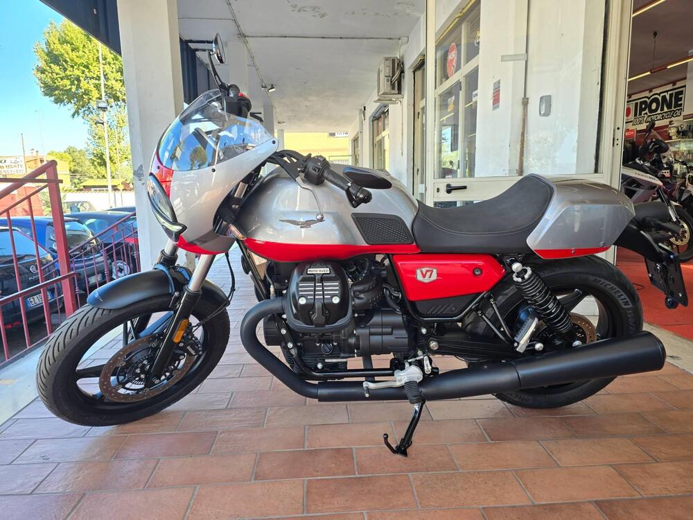Moto Guzzi V7 Stone Corsa (2023 - 25) (3)
