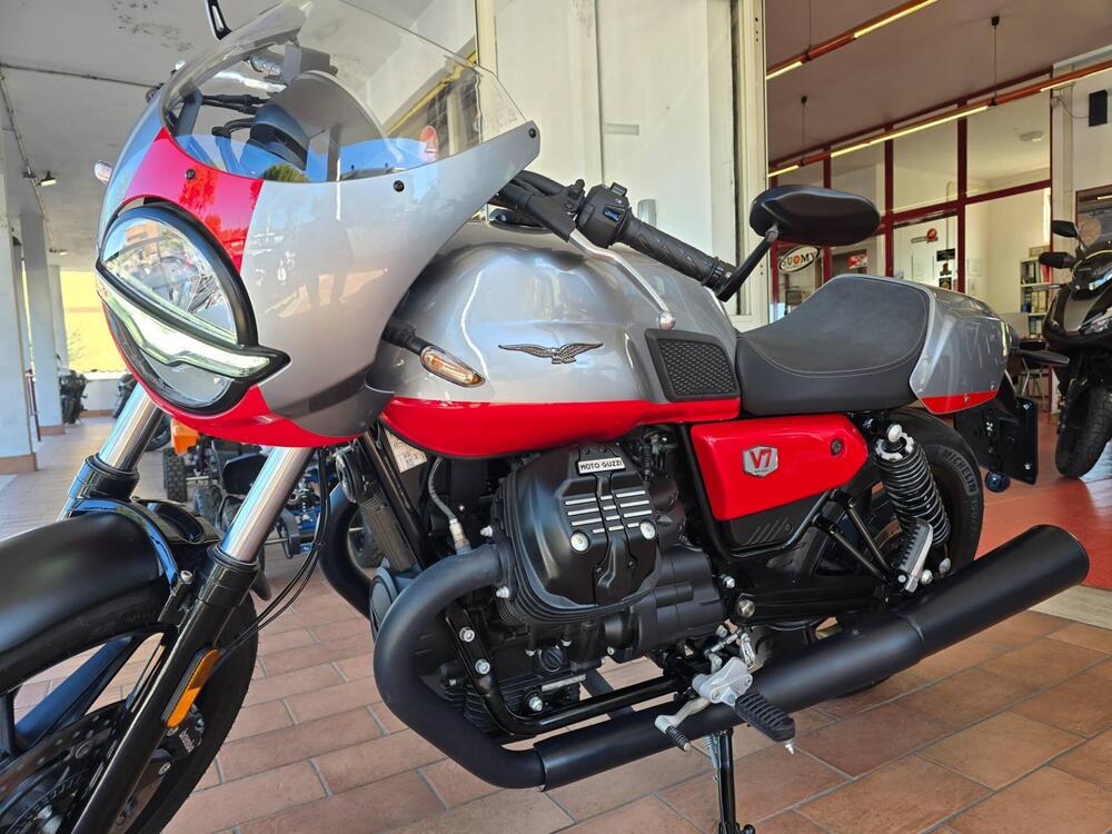 Moto Guzzi V7 Stone Corsa (2023 - 25) (5)