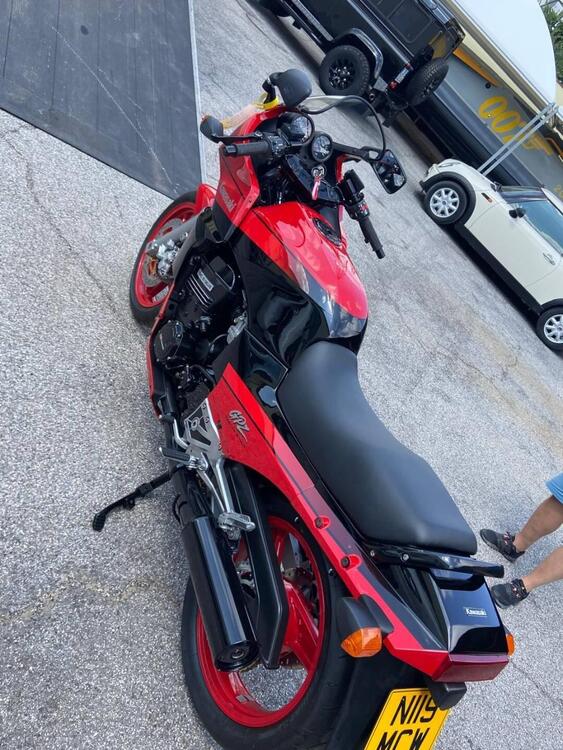 Kawasaki Gpz 900 r (5)