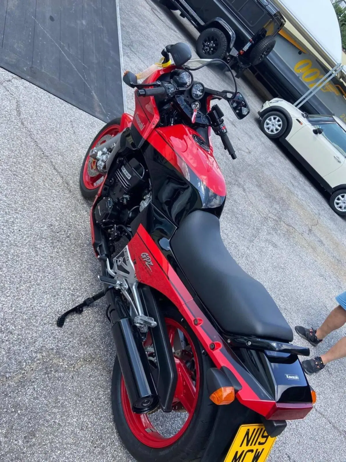 Kawasaki Gpz 900 r (5)