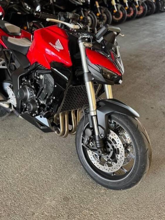 Honda CB 1000 Hornet (2025) (2)