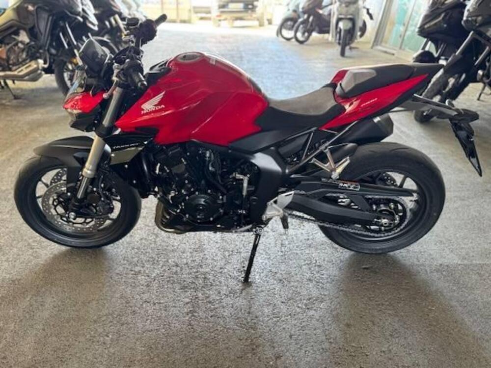 Honda CB 1000 Hornet (2025) (3)