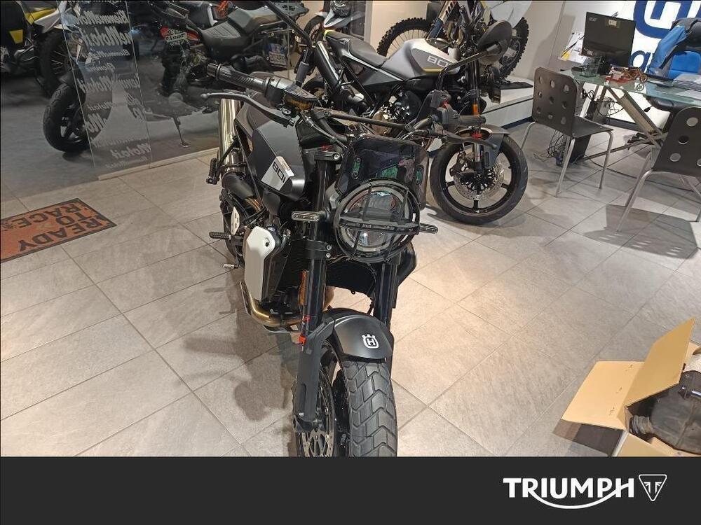 Husqvarna Svartpilen 801 (2024 - 25) (3)