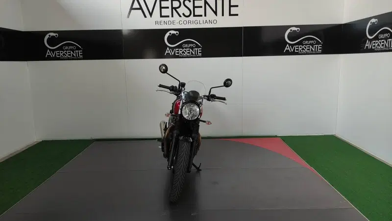 Triumph Speed Twin 900 Chrome Edition (2023) (10)
