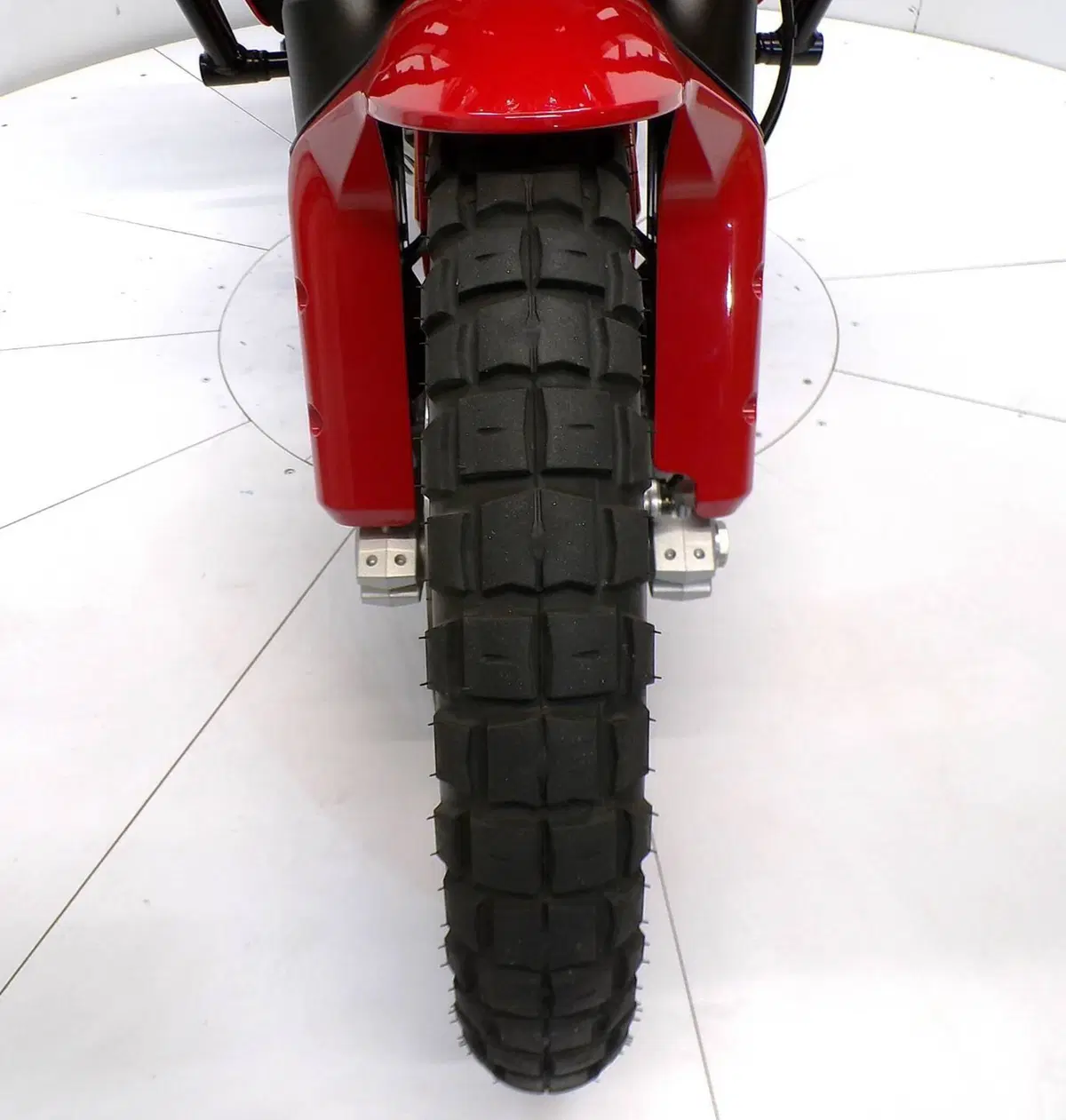 Ducati DesertX Discovery (2025) (10)