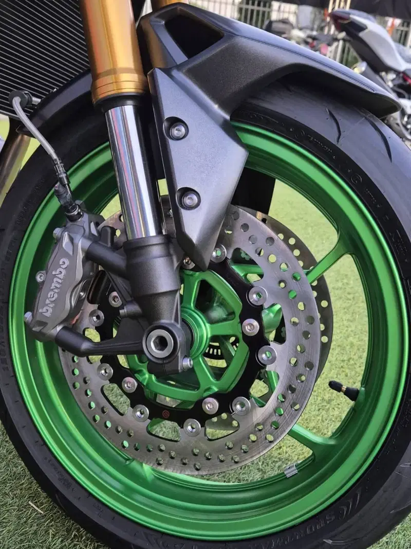 Kawasaki Z 900 SE (2025 - 26) (3)