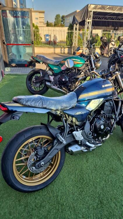 Kawasaki Z 650 RS (2025 - 26) (2)