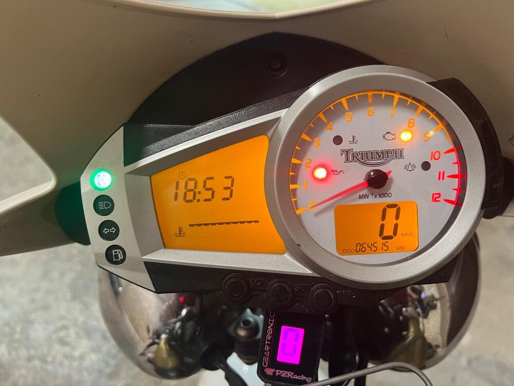 Triumph Speed Triple 1050 (2005 - 11) (4)