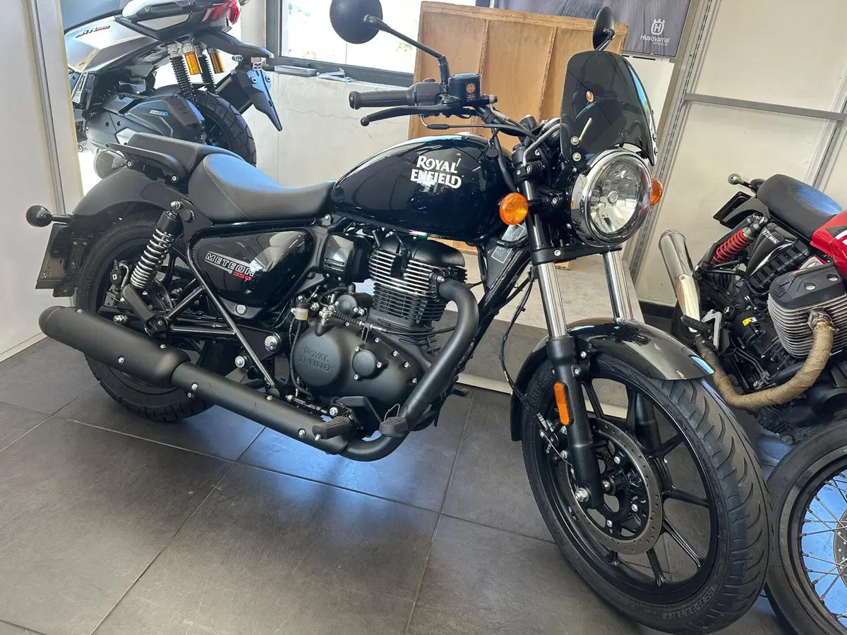 Royal Enfield Meteor 350 (2021 - 26)