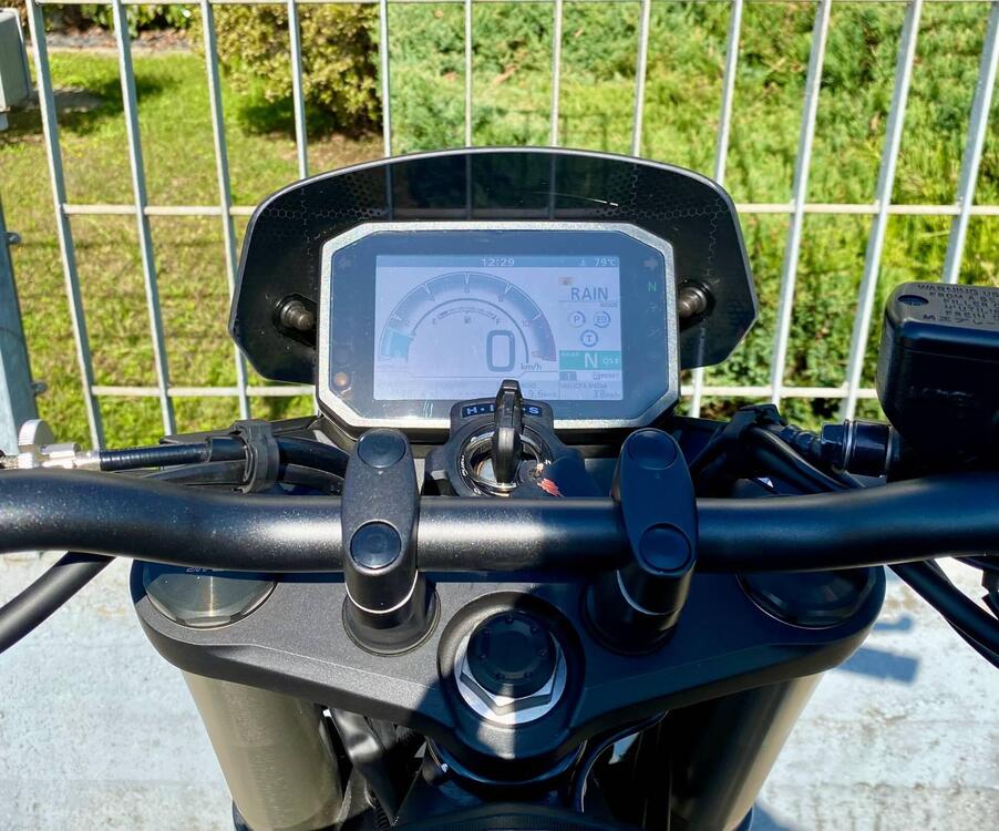 Honda CB 750 Hornet (2023 - 24) (3)