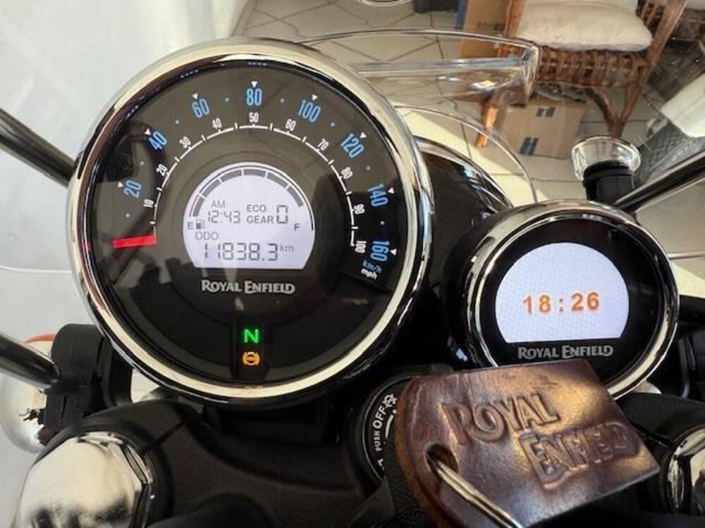 Royal Enfield Meteor 350 Supernova (2021 - 25) (5)