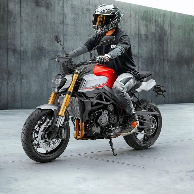 QJ Motor SRK 900 (2025) (3)