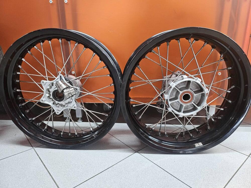 Coppia cerchi 17 KTM 690 SMC