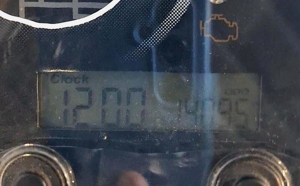 Kymco Agility 200i R16 + (2014 - 17) (4)