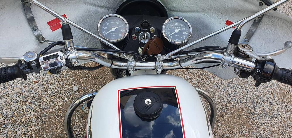 Moto Guzzi V7 SPECIAL (5)