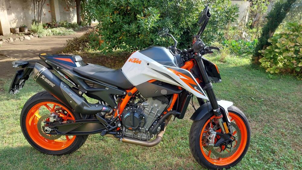 KTM 890 Duke R (2021)