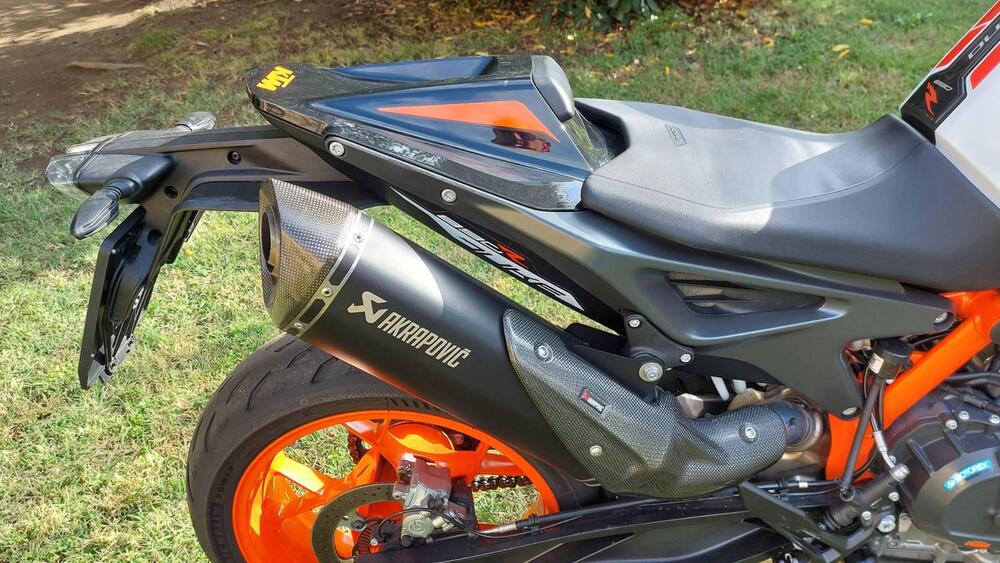 KTM 890 Duke R (2021) (2)