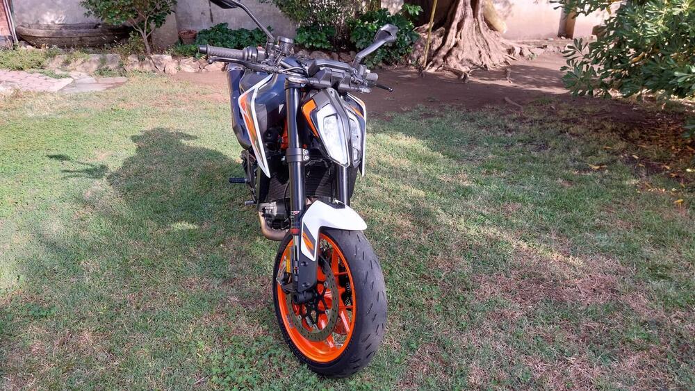 KTM 890 Duke R (2021) (3)