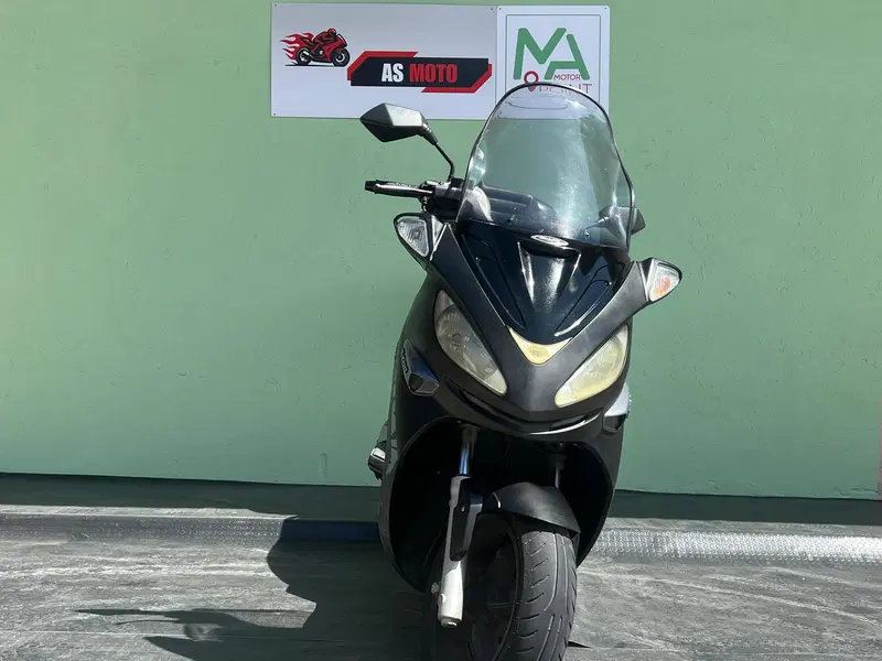 Malaguti Madison 200 S 4T (2)