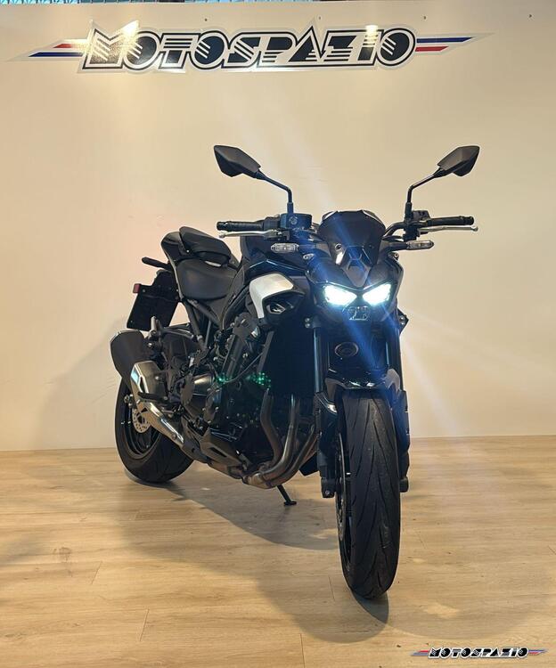 Kawasaki Z 900 (2025 - 26) (2)