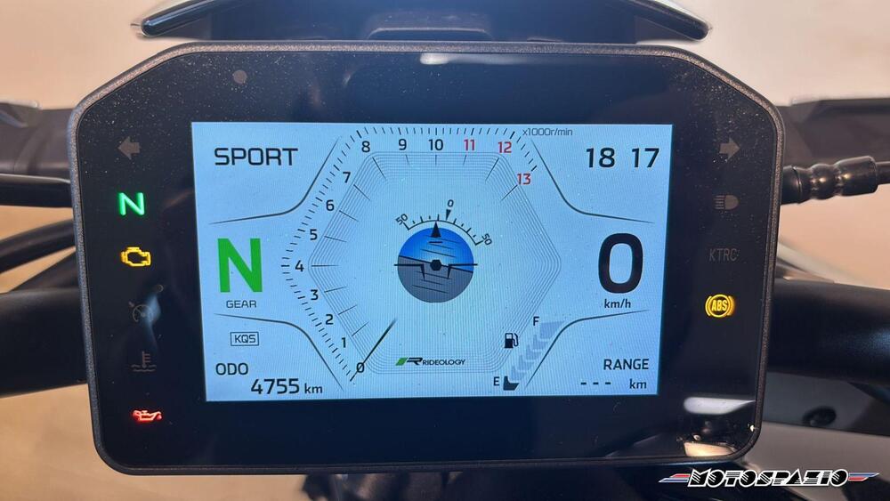 Kawasaki Z 900 (2025 - 26) (4)