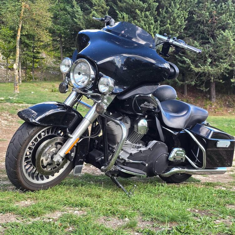 Harley-Davidson 1584 Electra Glide Standard (2008 - 10) - FLHT