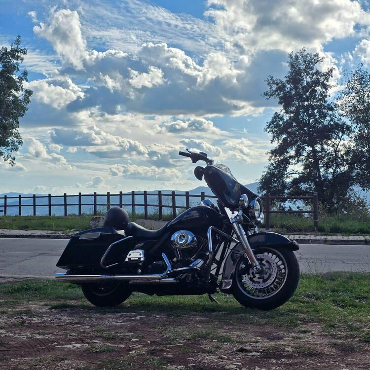 Harley-Davidson 1584 Electra Glide Standard (2008 - 10) - FLHT (4)