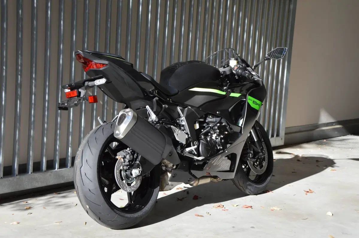 Kawasaki Ninja 636 ZX-6R (2024 - 26) (4)
