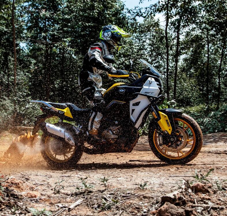 QJ Motor SVT 650 X (2025)