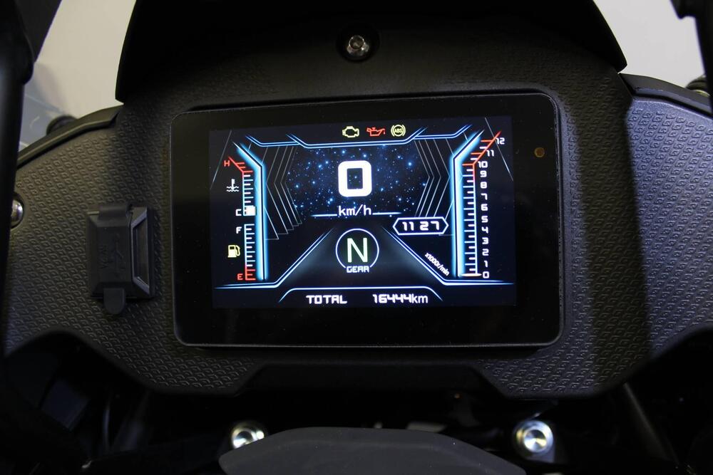 QJ Motor SRT 700 X (2024 - 25) (3)