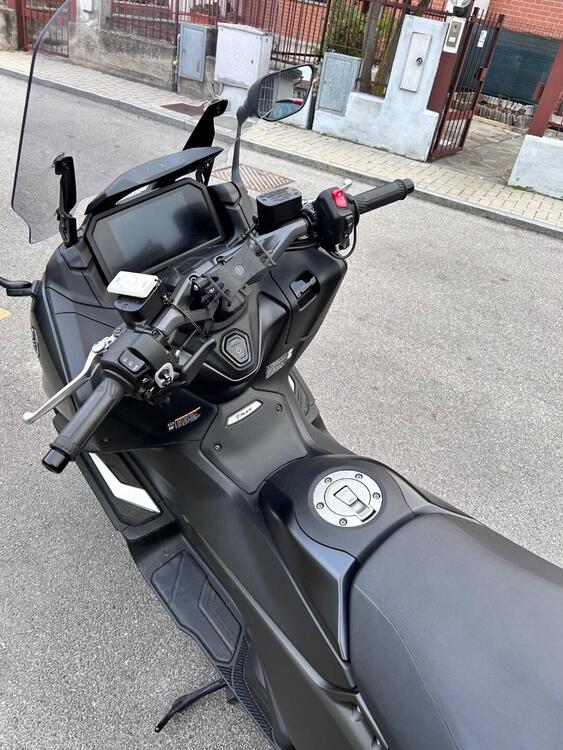 Yamaha T-Max 560 (2022 - 24) (2)