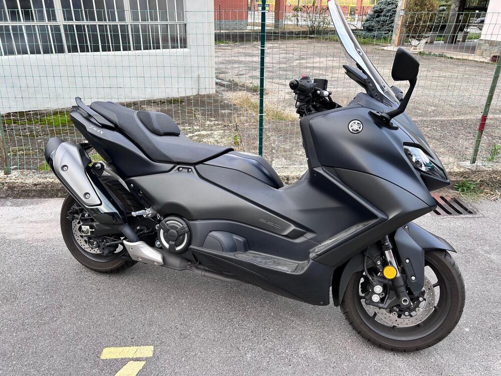 Yamaha T-Max 560 (2022 - 24) (3)
