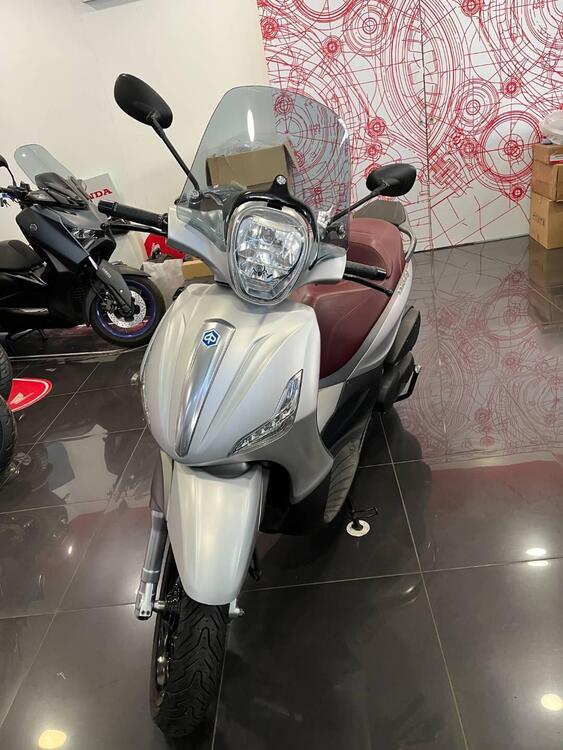 Piaggio Beverly 350 SportTouring ie (2011 - 15) (2)