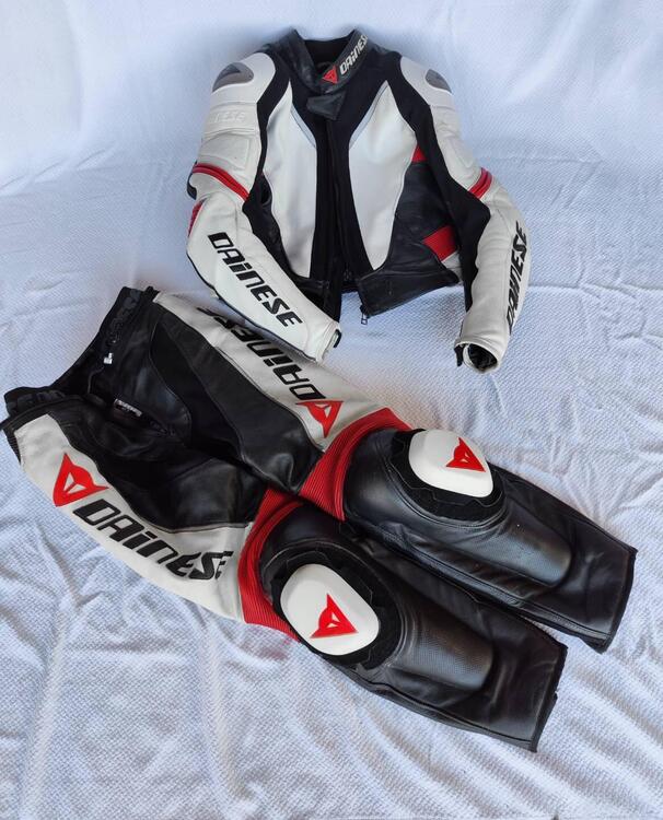 Tuta Dainese in pelle divisibile: Giacca + Pantalo