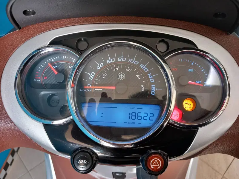 Piaggio Beverly 300 i.e. ABS-ASR (2016 - 20) (20)