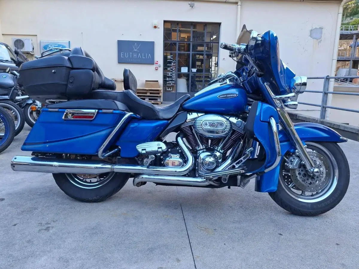 Harley-Davidson 1800 Electra Glide Ultra Classic (2005 - 06) - FLHTCUSE