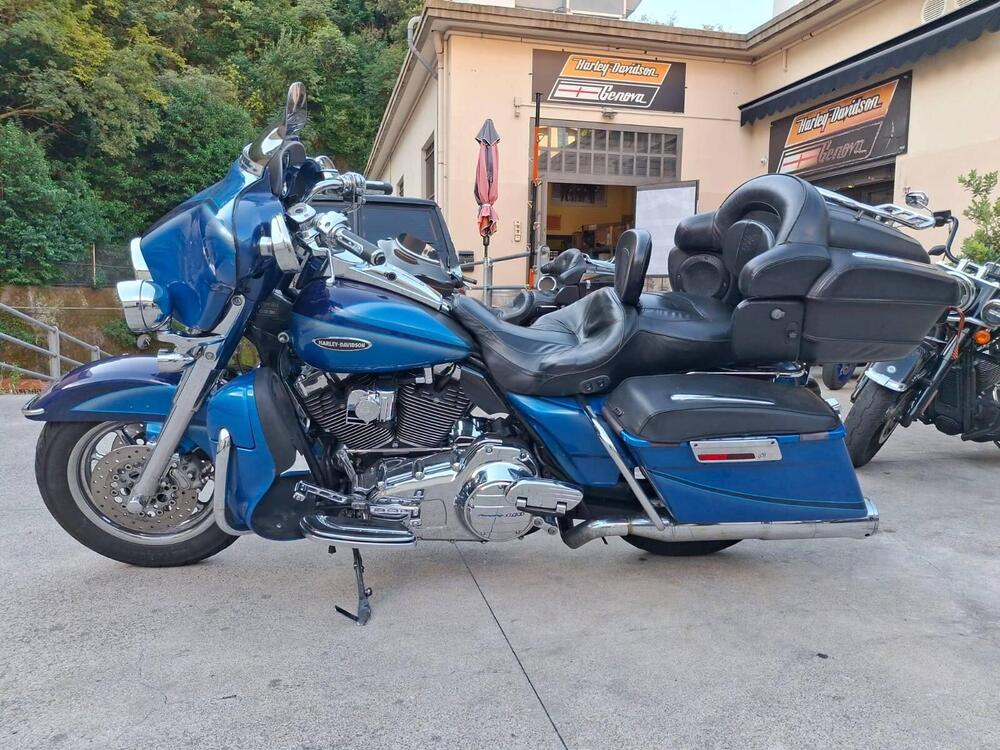 Harley-Davidson 1800 Electra Glide Ultra Classic (2005 - 06) - FLHTCUSE (2)