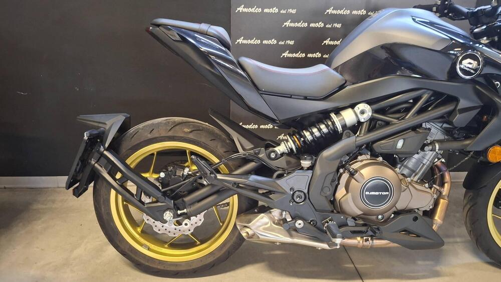 QJ Motor SRK 400 (2023 - 25) (3)