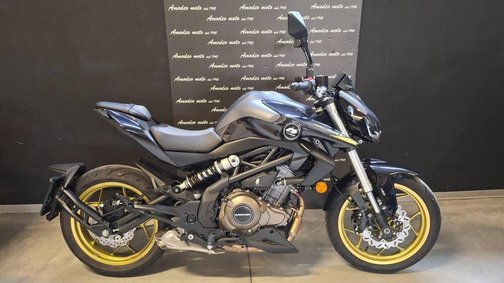 QJ Motor SRK 400 (2023 - 25)