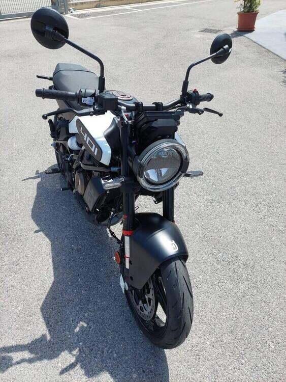 Husqvarna Svartpilen 401 (2024 - 25) (5)