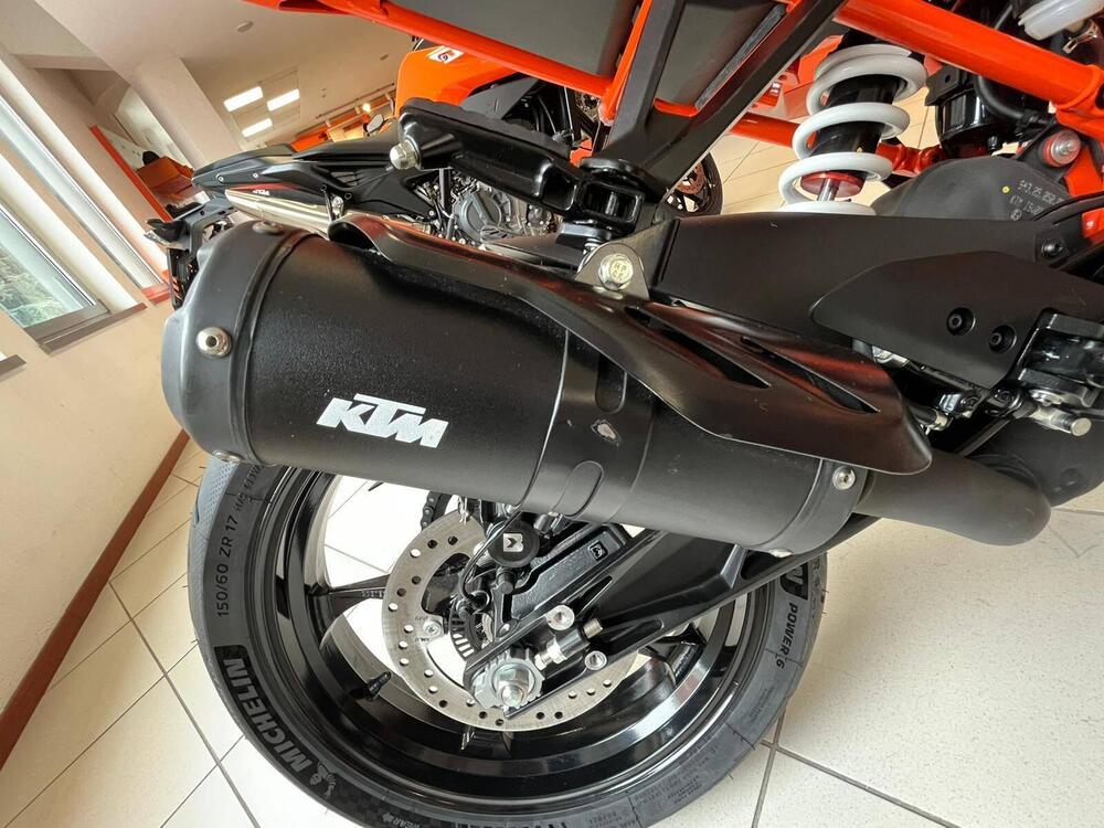 KTM RC 390 (2022 - 25) (5)